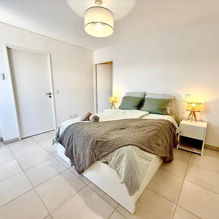 Modern Renovated 1 Bedroom In Apartment