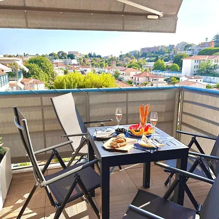 Modern Renovated 1 Bedroom In Antibes