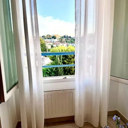 Apartment Modern Renovated 1 Bedroom In Antibes